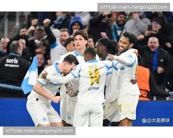 前英超名帅观察法甲后指出:“双前锋配置正在法甲悄然回归” 前英超名帅观察法甲后指出:“双前锋配置正在法甲悄然回归”